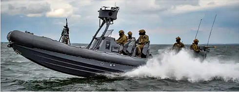 Danish_frogmen-with_inflatable_boat.png