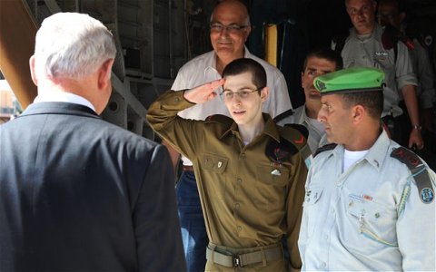 Israeli soldier Gilad Shalit salutes.jpg