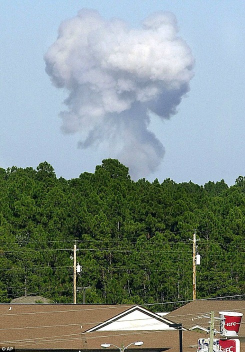 MOAB bomb-Mushroom cloud