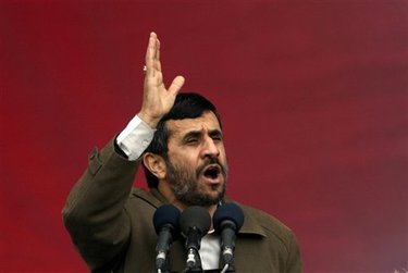 Ahmadinejad_at_2008_rally.jpg