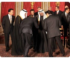Obama bowing to Saudi King.jpg
