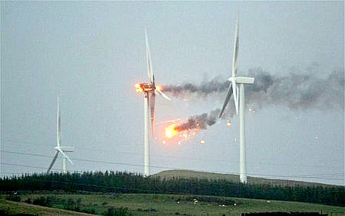 Wind turbine in Scotland catches fire #1(a).jpg