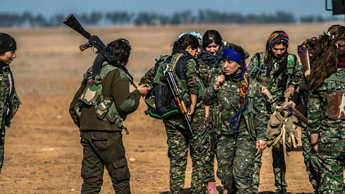 Kurdish female fighters