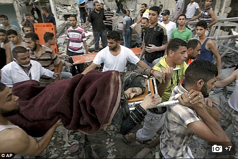 Gaza-evacuating victims in Rafah.jpg