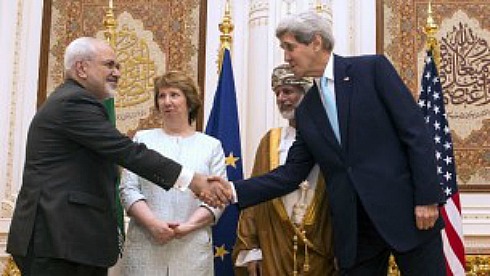 Kerry & Iranian FM.jpg