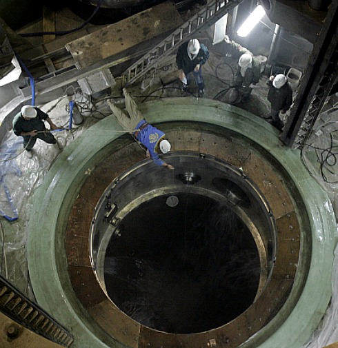 Iranian technicians work at Bushehr nuclear plant.jpg
